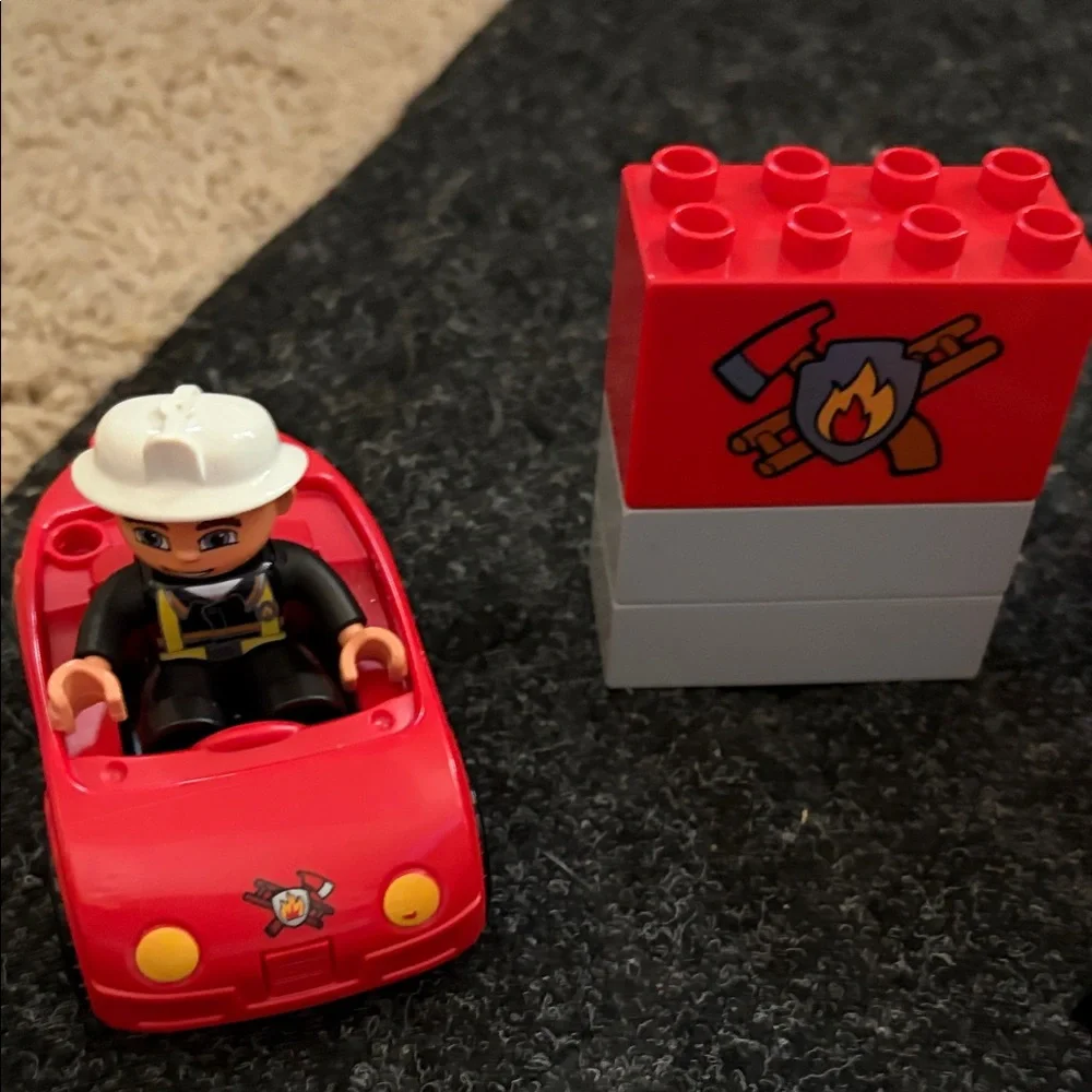 LEGO Duplo Fire Rescue Car And Firefighter Figure Plus Extra Blocks
